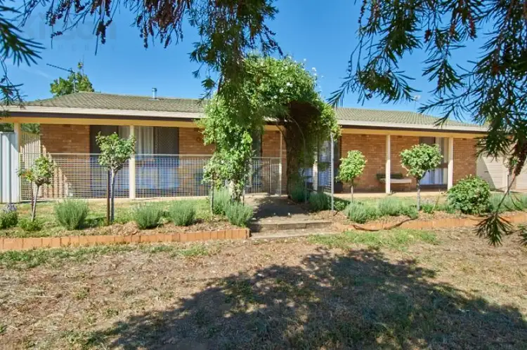 72 Raye Street, Tolland NSW 2650
