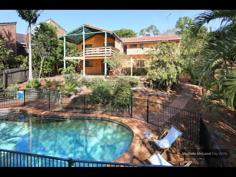 6 Moonah Street, Chapel Hill QLD 4069