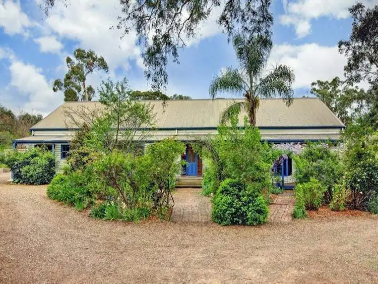 24 CASEY CRESCENT, Broadford VIC 3658