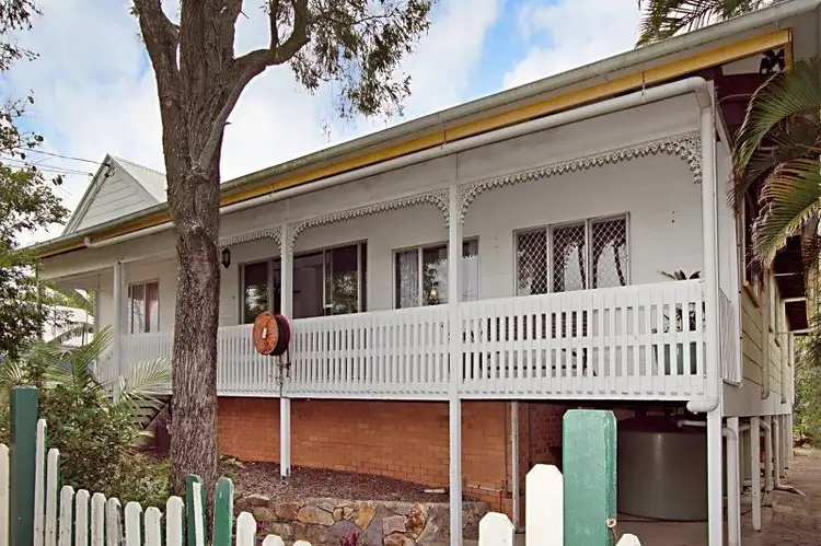 42 Seventh Avenue, Sandgate QLD 4017