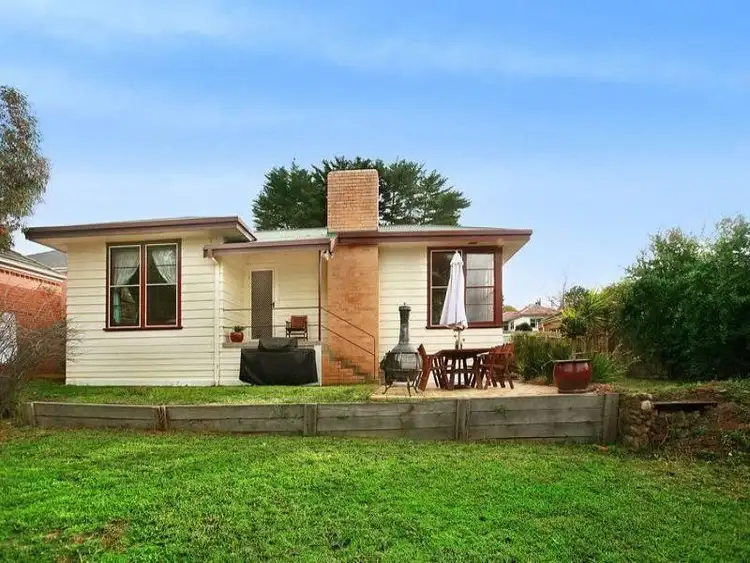 1A Lichen Grove, Highton VIC 3216