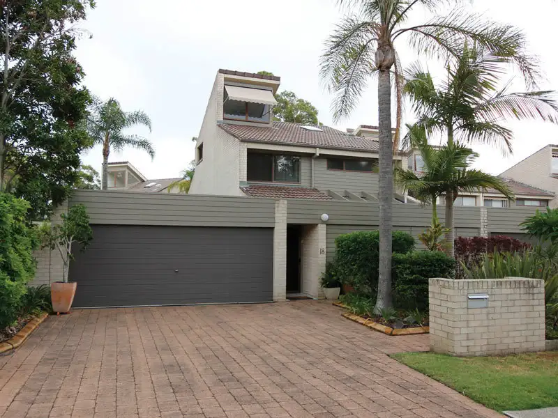 Main view of Homely townhouse listing, 18/4 Cromarty Road, Soldiers Point NSW 2317