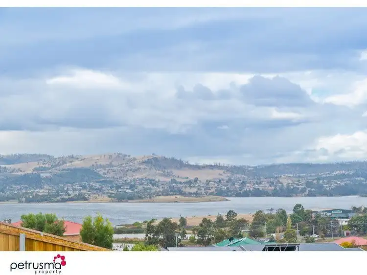 12 Grant Court, Granton TAS 7030