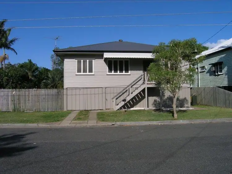 106 GRIFFITH STREET, Sandgate QLD 4017