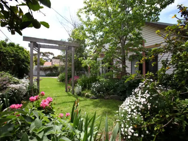 22 Mount Street, Altona VIC 3018