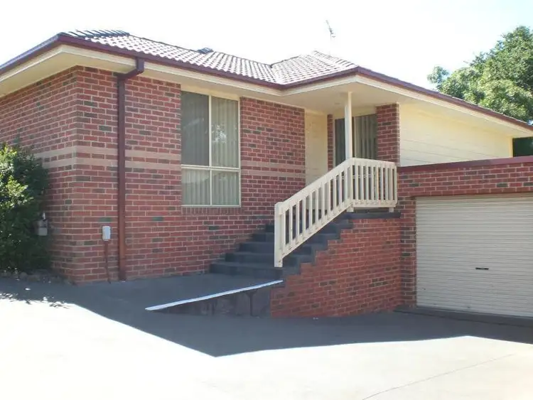 2/15 POWLETT STREET, Kilmore VIC 3764