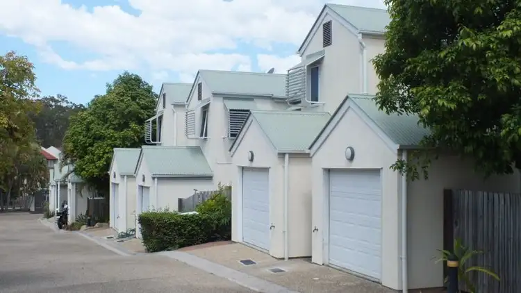 5/8 Mahina Court, Wishart QLD 4122