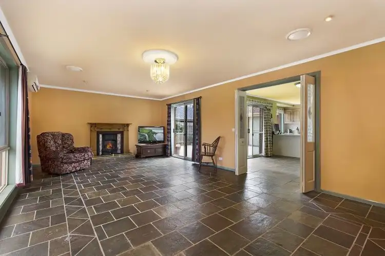 Fifth view of Homely house listing, 9 JOSEPH BANKS CRESCENT, Cranbourne VIC 3977