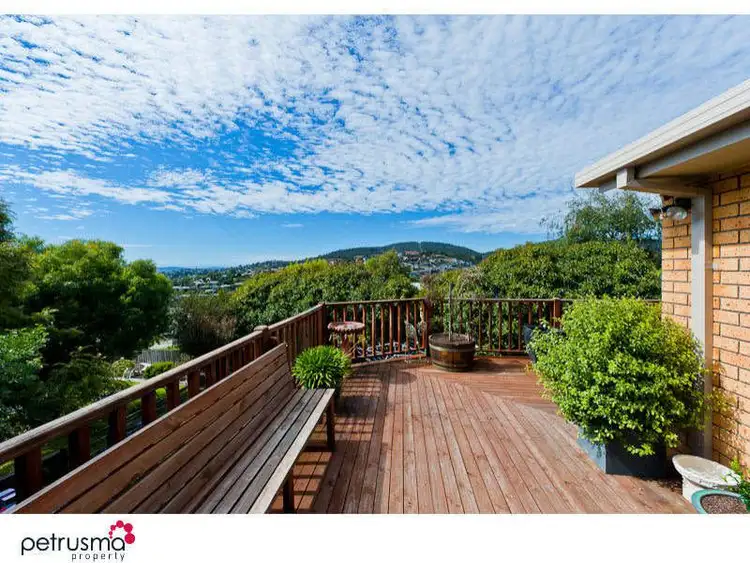 16 Stratton Avenue, Lenah Valley TAS 7008