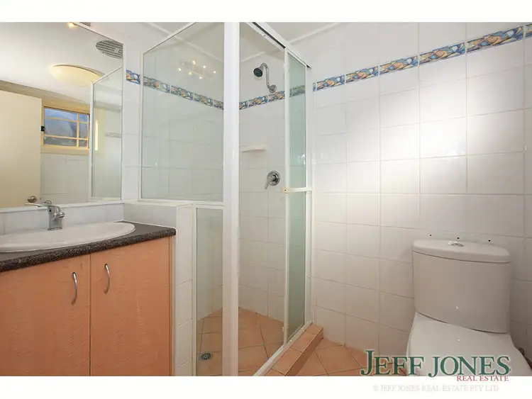 Sixth view of Homely unit listing, 2/8 Gordon Street, Greenslopes QLD 4120