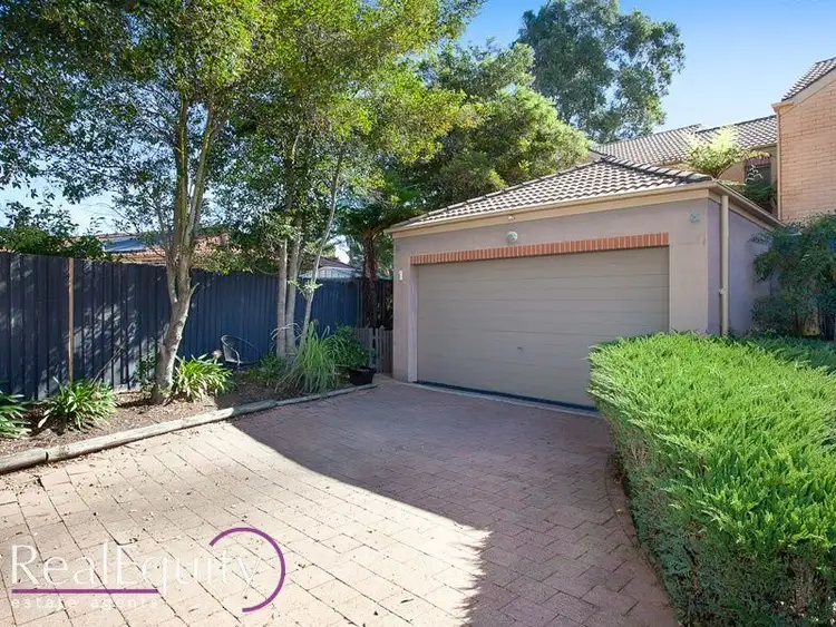 1/20 Continua Court, Wattle Grove NSW 2173
