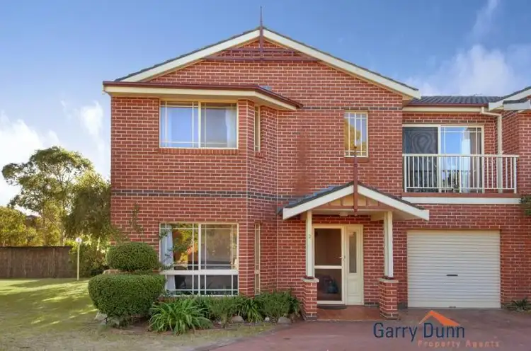 2/11 Yarran Crt, Wattle Grove NSW 2173
