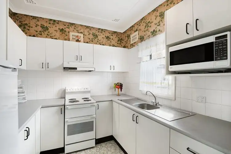 32 Chamberlain Avenue, Caringbah NSW 2229