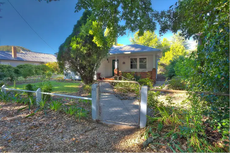 42 Delany Avenue, Bright VIC 3741