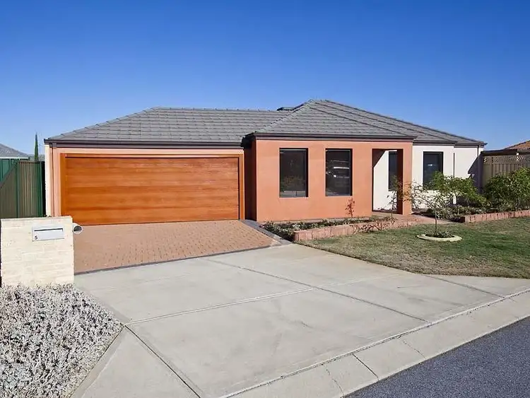 5 Hotham Way, Gosnells WA 6110