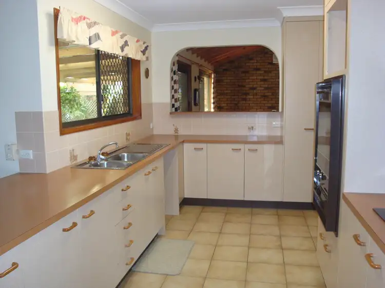 Fifth view of Homely house listing, 7 Nyleeta Court, Carindale QLD 4152