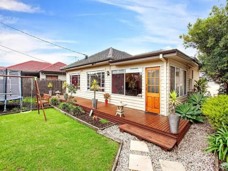 35 Conifer Avenue, Brooklyn VIC 3012