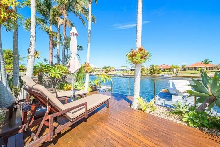 1/7 Pentas Drive, Bongaree QLD 4507