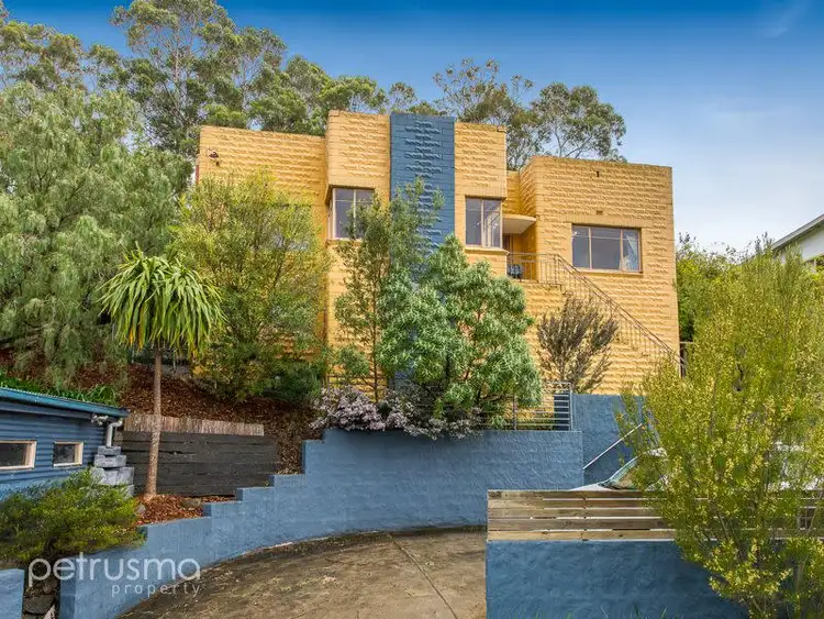 11 Churchill Road, Taroona TAS 7053