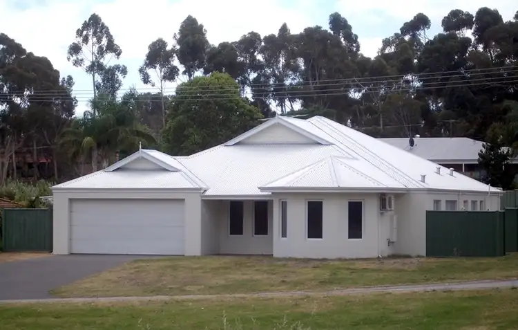 17 Barussela Ave, Greenmount WA 6056