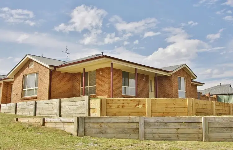 8 Clifton Court, Bathurst NSW 2795