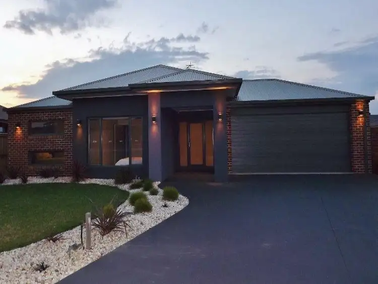 Second view of Homely house listing, 5 Robin Close, Newborough VIC 3825