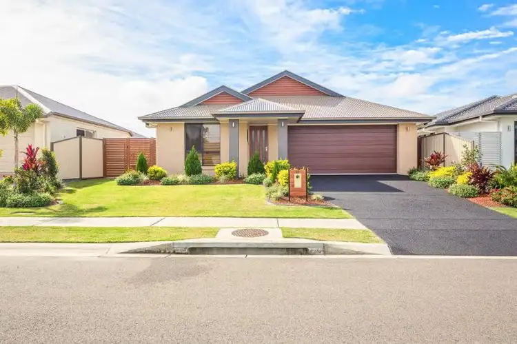 11 Foxtail Crescent, Banksia Beach QLD 4507
