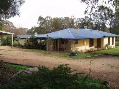 67 Smith Street, Oxley VIC 3678