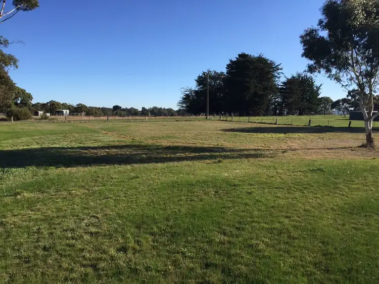 Third view of Homely house listing, 3 Gale Court, Scarsdale VIC 3351