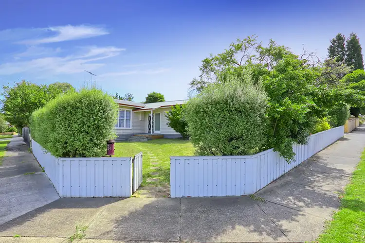 24 Bellarine Highway, Newcomb VIC 3219