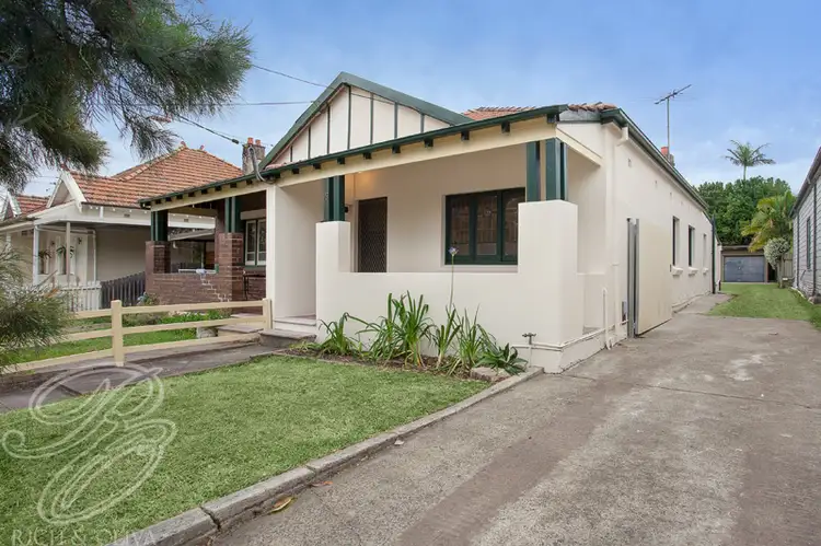 19 Hampton Street, Croydon Park NSW 2133