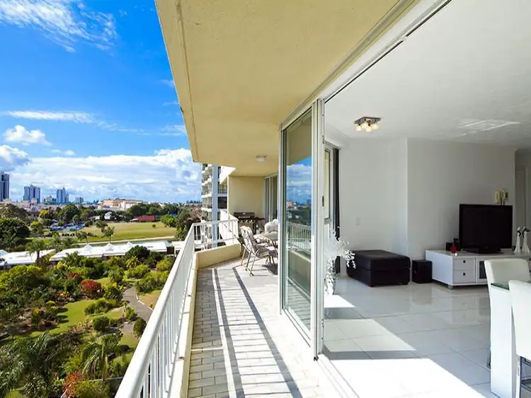 27/56 Hooker Bvd, Mermaid Waters QLD 4218