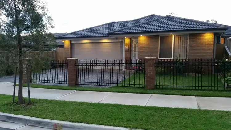 6 Sandeford Way, Minto NSW 2566