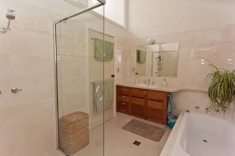 Seventh view of Homely house listing, 6 Pasadena Place, Orange NSW 2800