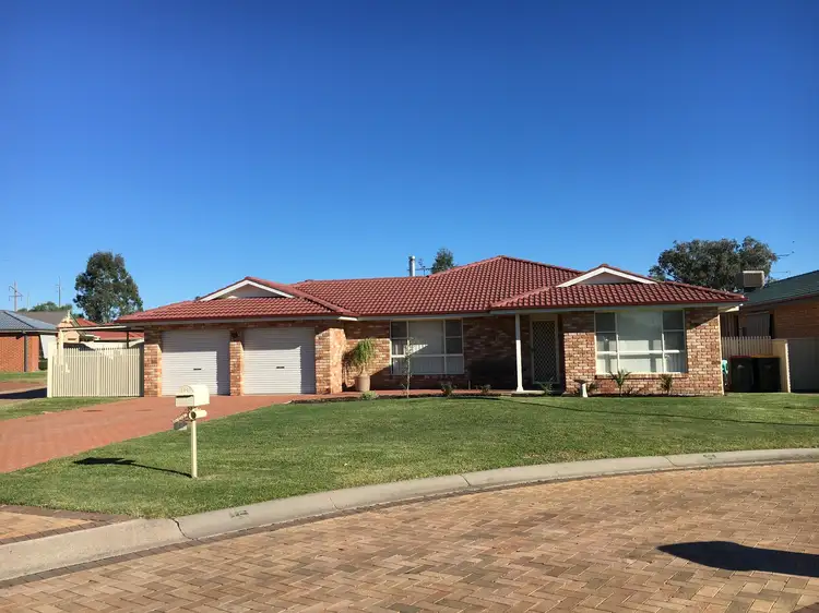 15 Eureka Place, Hillvue NSW 2340