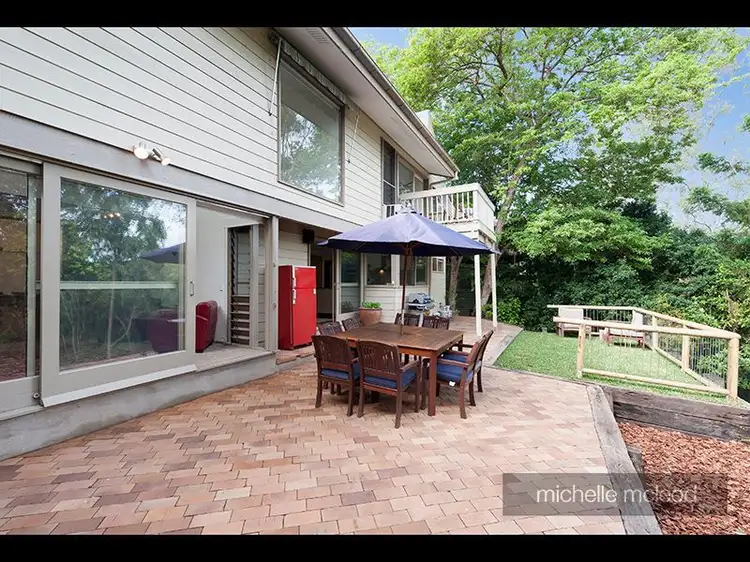 24 Rowena Street, Kenmore QLD 4069