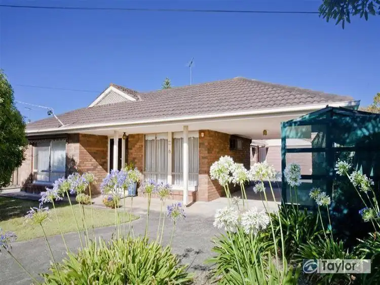 6 Colville Court, Herne Hill VIC 3218