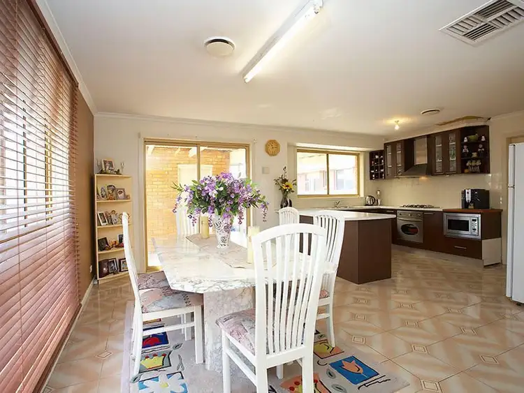 Fifth view of Homely house listing, 2 Farrant Court, Altona Meadows VIC 3028
