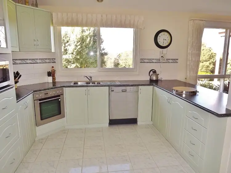 Seventh view of Homely house listing, 4 Marvin Court, Moe VIC 3825