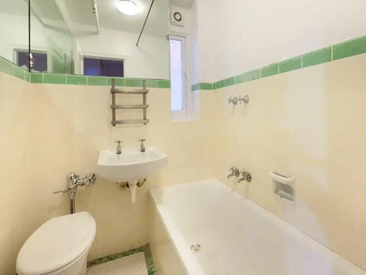 Fourth view of Homely apartment listing, 1A/7 Greenknowe Avenue, Elizabeth Bay NSW 2011