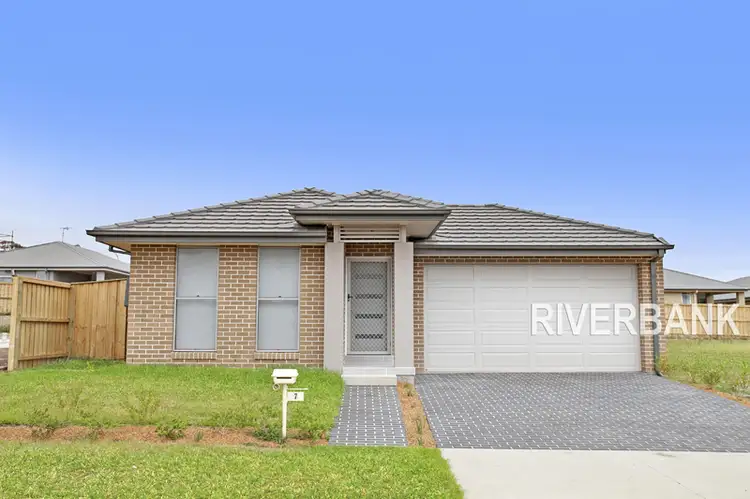 7 Albion Crescent, Glenfield NSW 2167