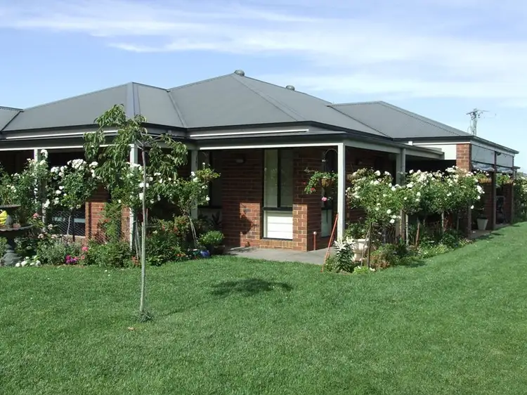 Williamson Lane, Whorouly VIC 3735