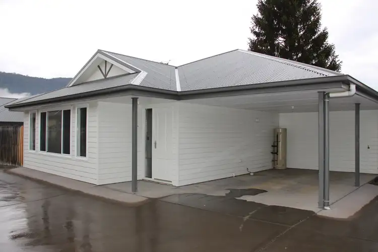 Unit 2/96 Main Street, Huonville TAS 7109