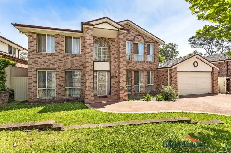6 Whiteley Close, Casula NSW 2170