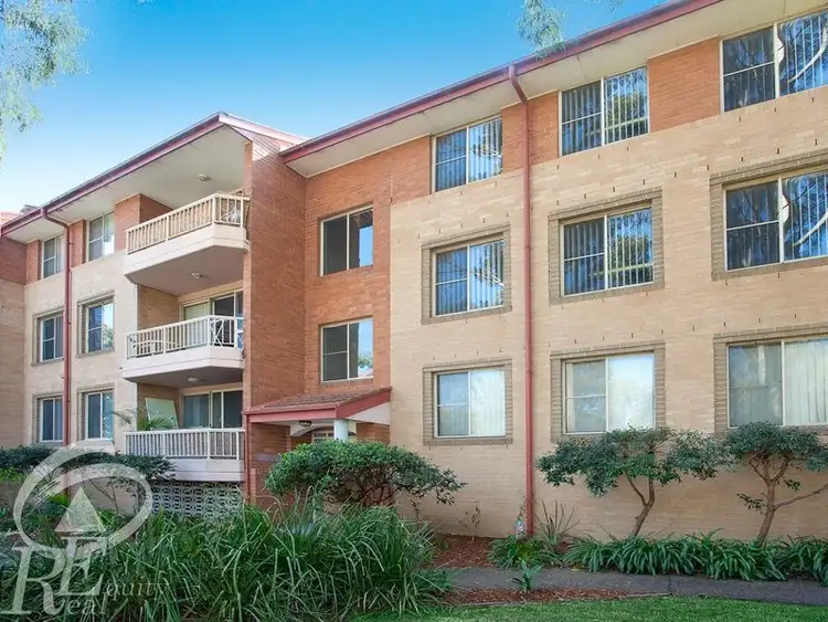 16/4 Mead Drive, Chipping Norton NSW 2170