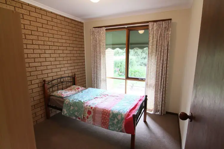Sixth view of Homely unit listing, 2/9 Seamer Street, Porepunkah VIC 3740