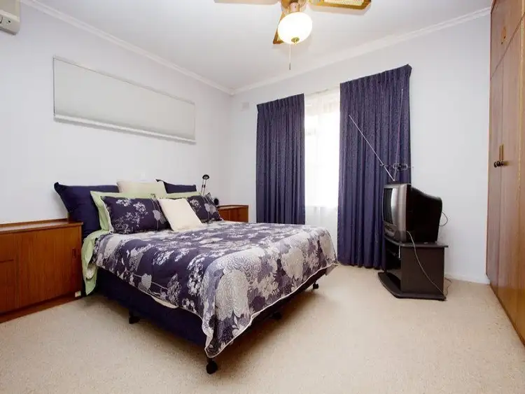 Fourth view of Homely house listing, 21 Robert Arnold Avenue, Valley View SA 5093