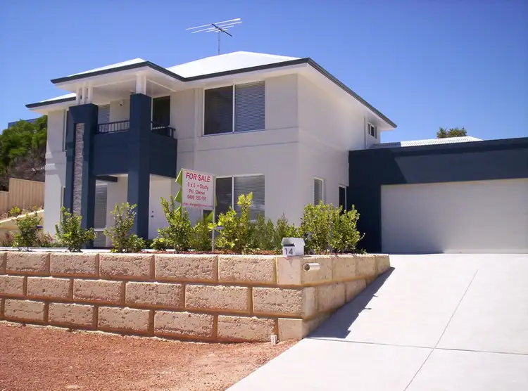 14 Valley Road, Halls Head WA 6210