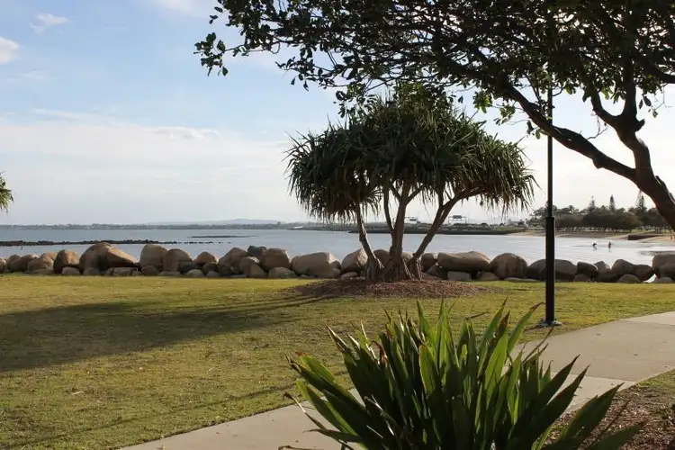 8 Angus Street, Clontarf QLD 4019