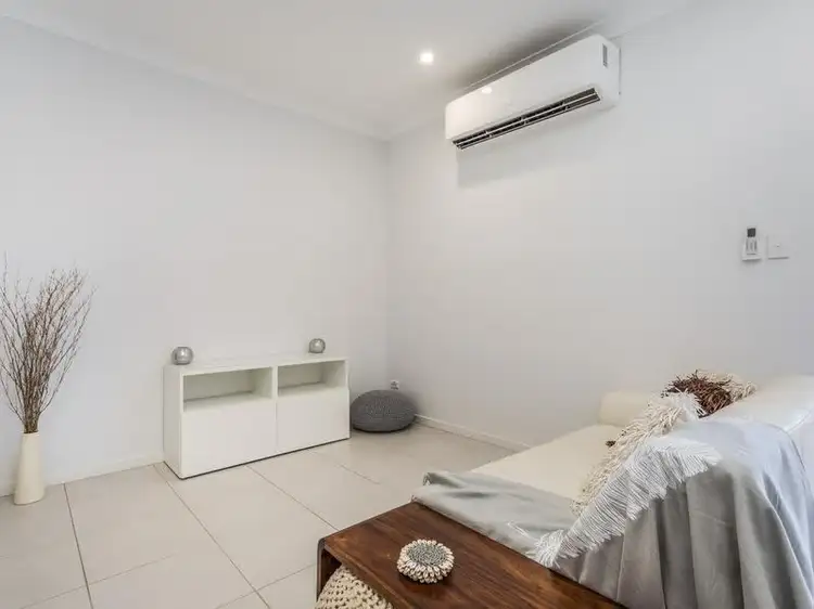 Sixth view of Homely semi-detached listing, 570 Oxley Avenue, Scarborough QLD 4020